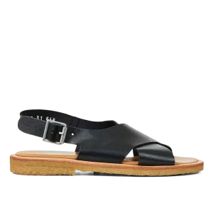 Cross sandal with buckle closure