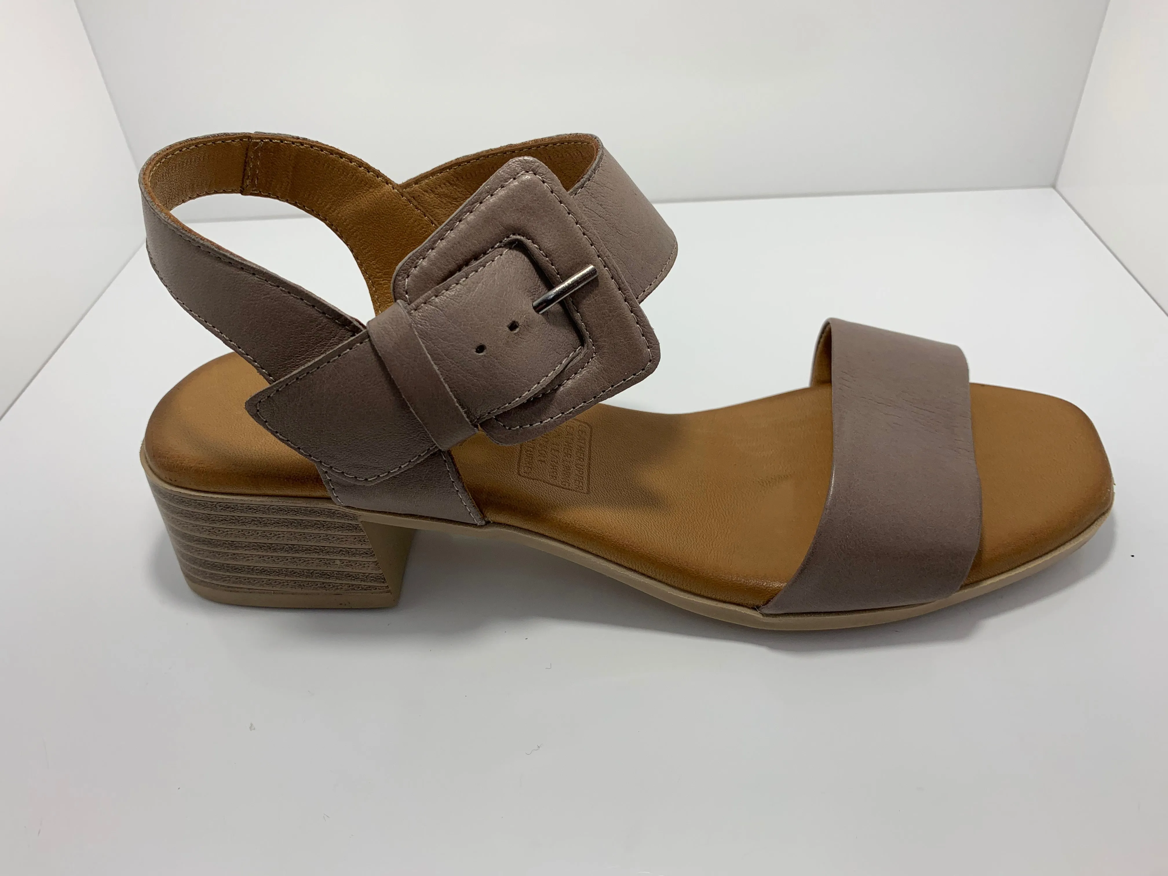 Dublin Leather Mid Heel Buckle Sandal Le Sansa