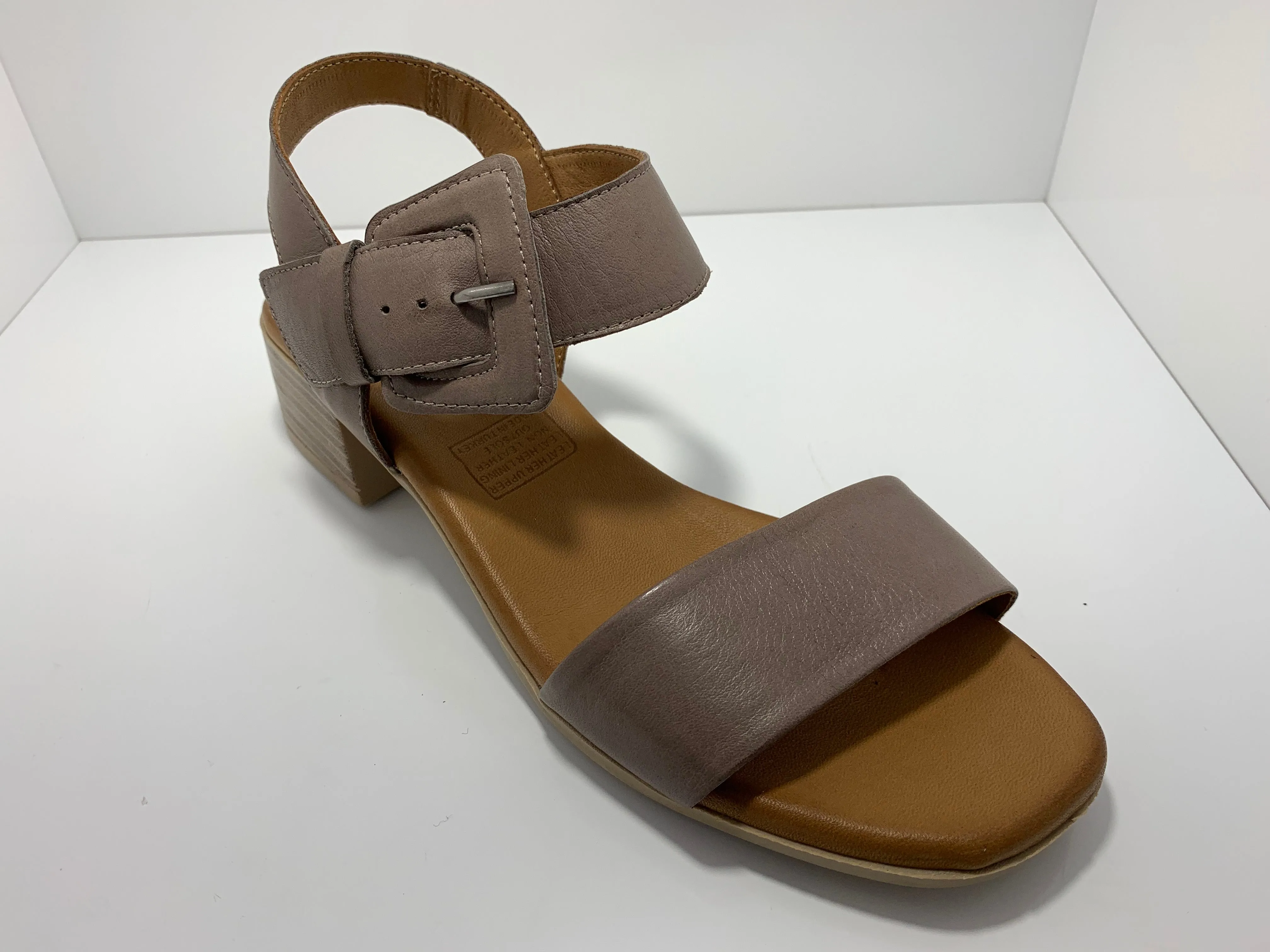 Dublin Leather Mid Heel Buckle Sandal Le Sansa