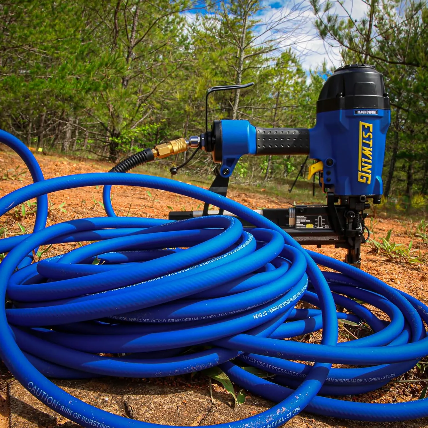 Estwing E14100PVCR 1/4" x 100' PVC/Rubber Hybrid Air Hose with Brass Fittings