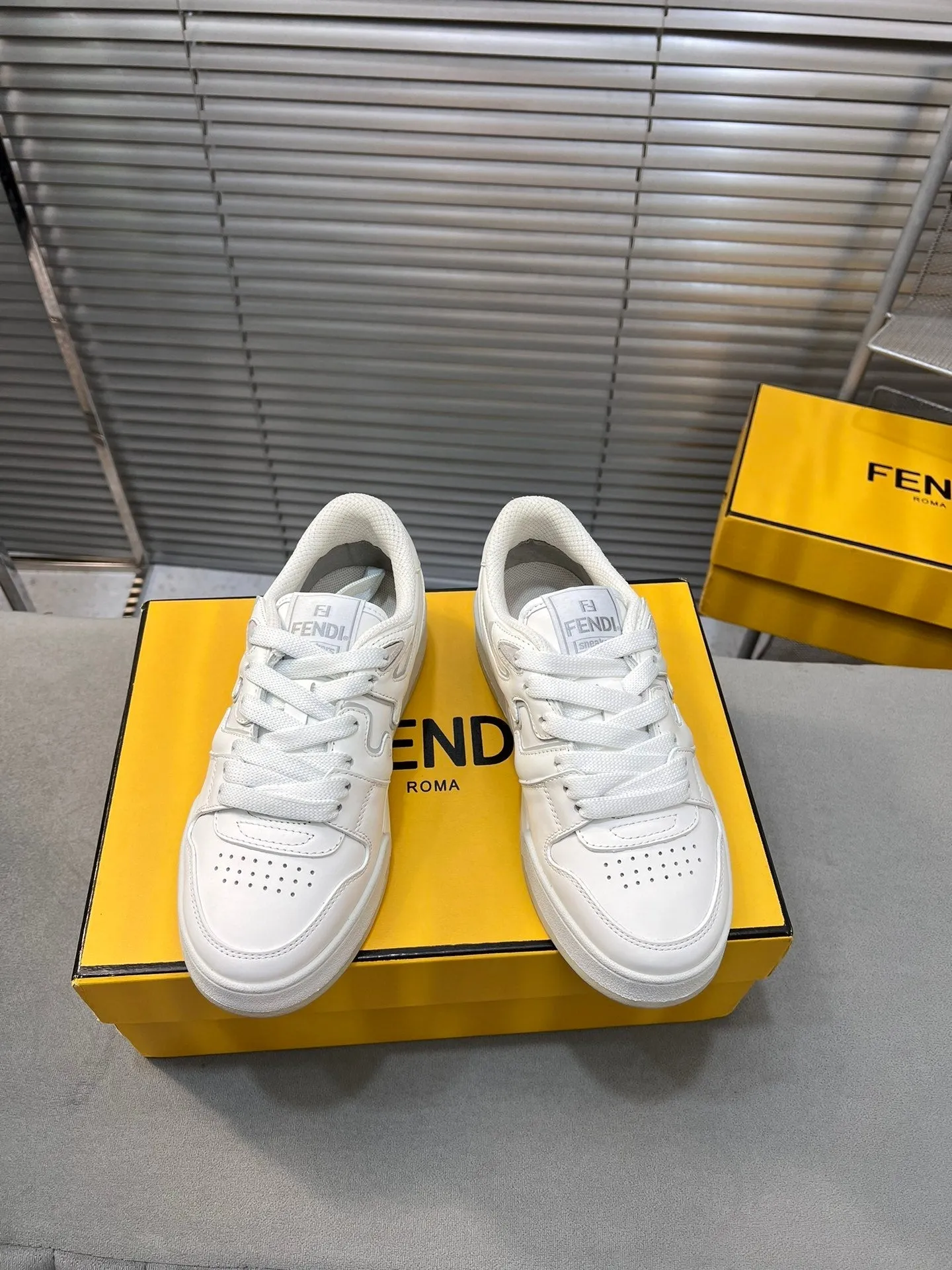 Great deal TOPS MESH MATCH LOW WHITE FENDI AND Clear communication FENDI IN CALFSKIN