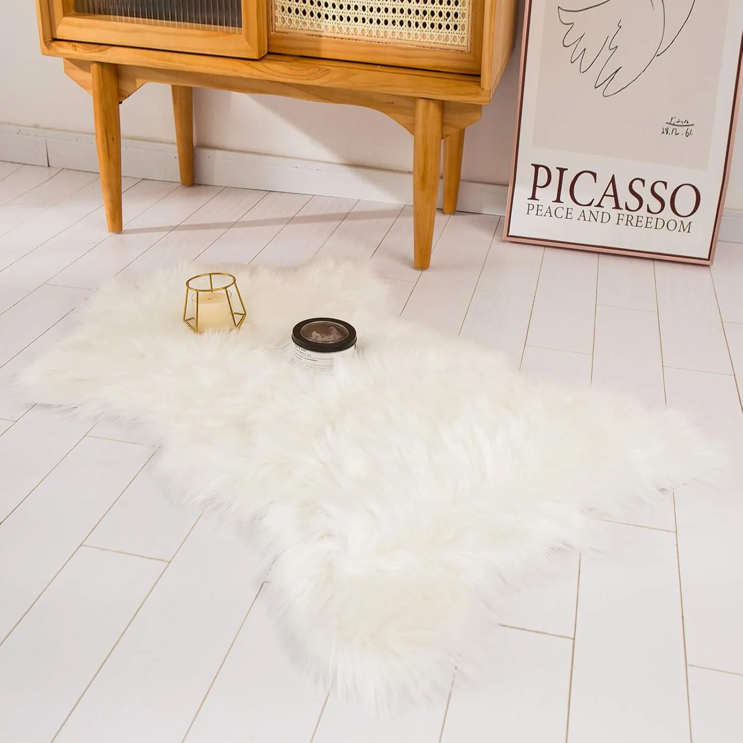 HYSEAS Faux Sheepskin Fur Area Rug White, 2x3 Feet, 2 Pack, Fluffy Soft Fuzzy Plush Shaggy Carpet Throw Rug for Indoor Floor, Sofa, Chair, Bedroom, Living Room, Home Decoration