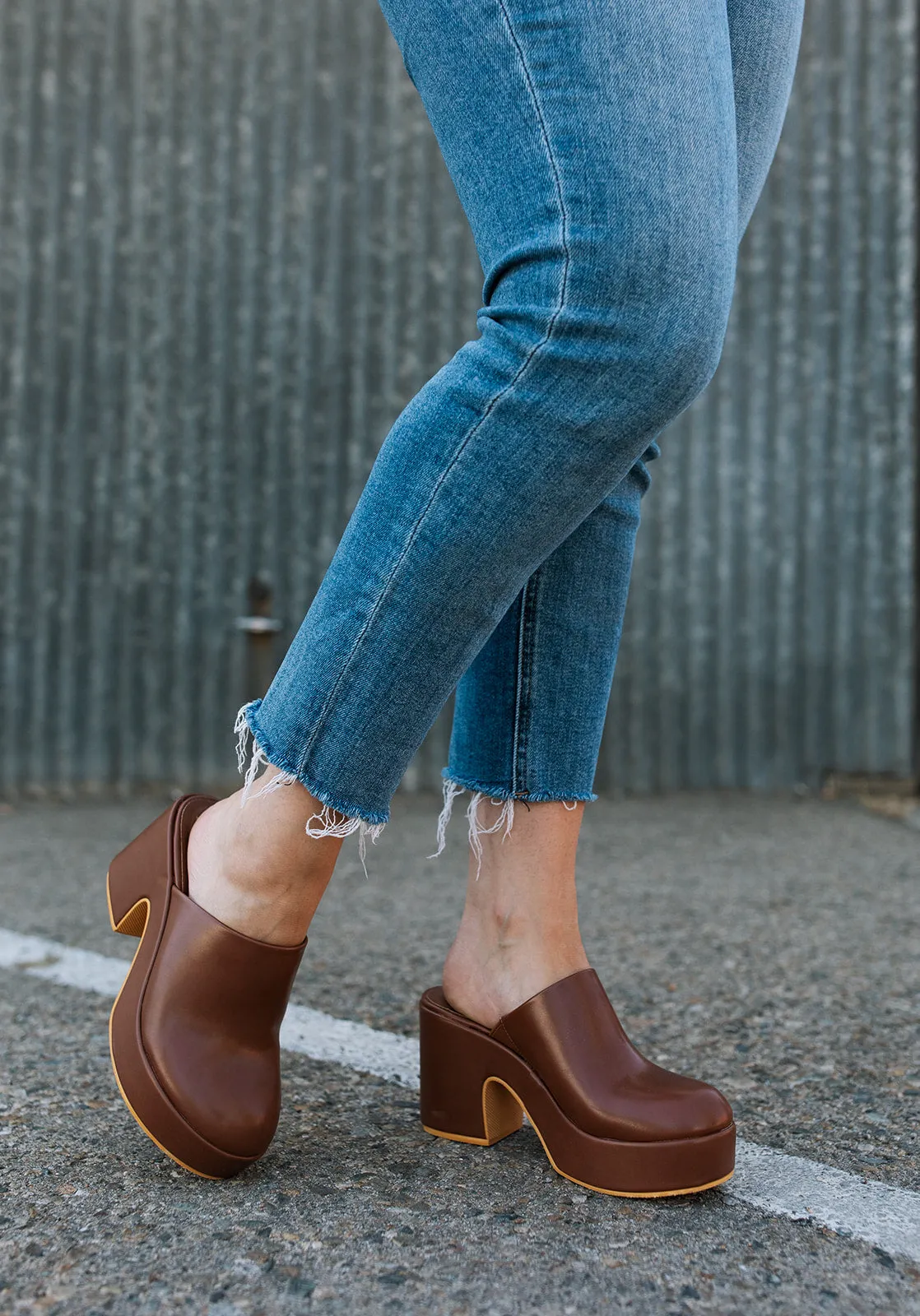 Jayde Clog