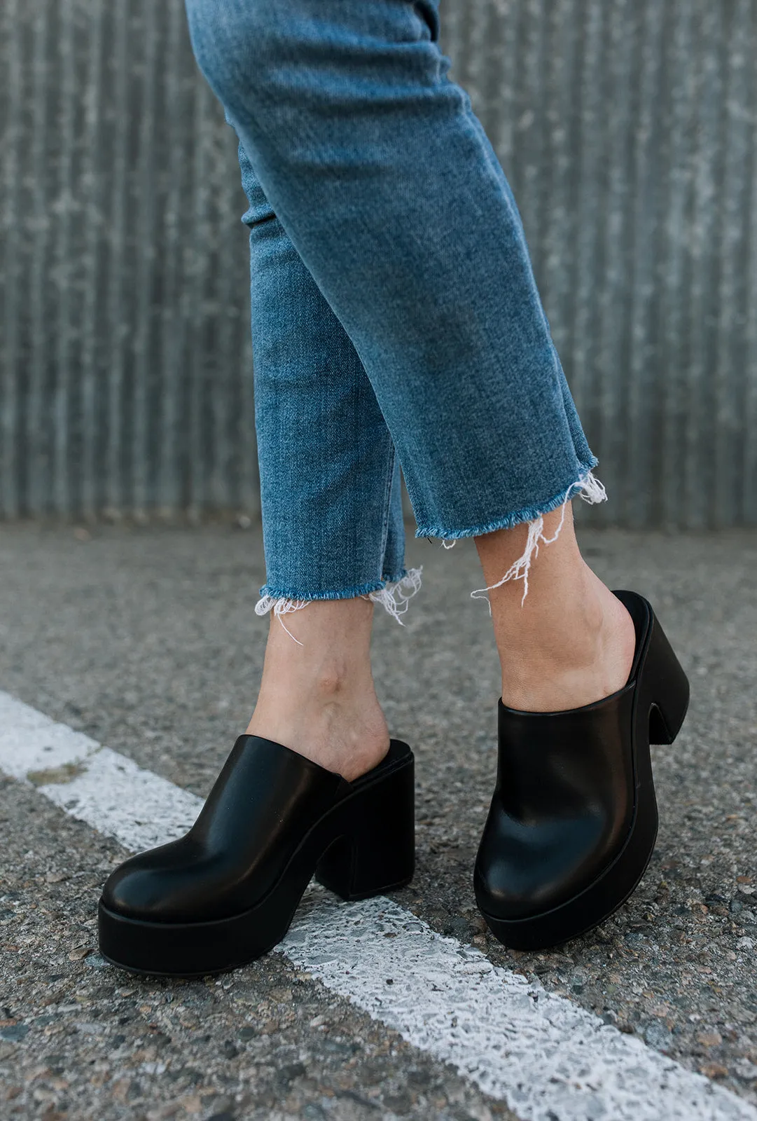 Jayde Clog