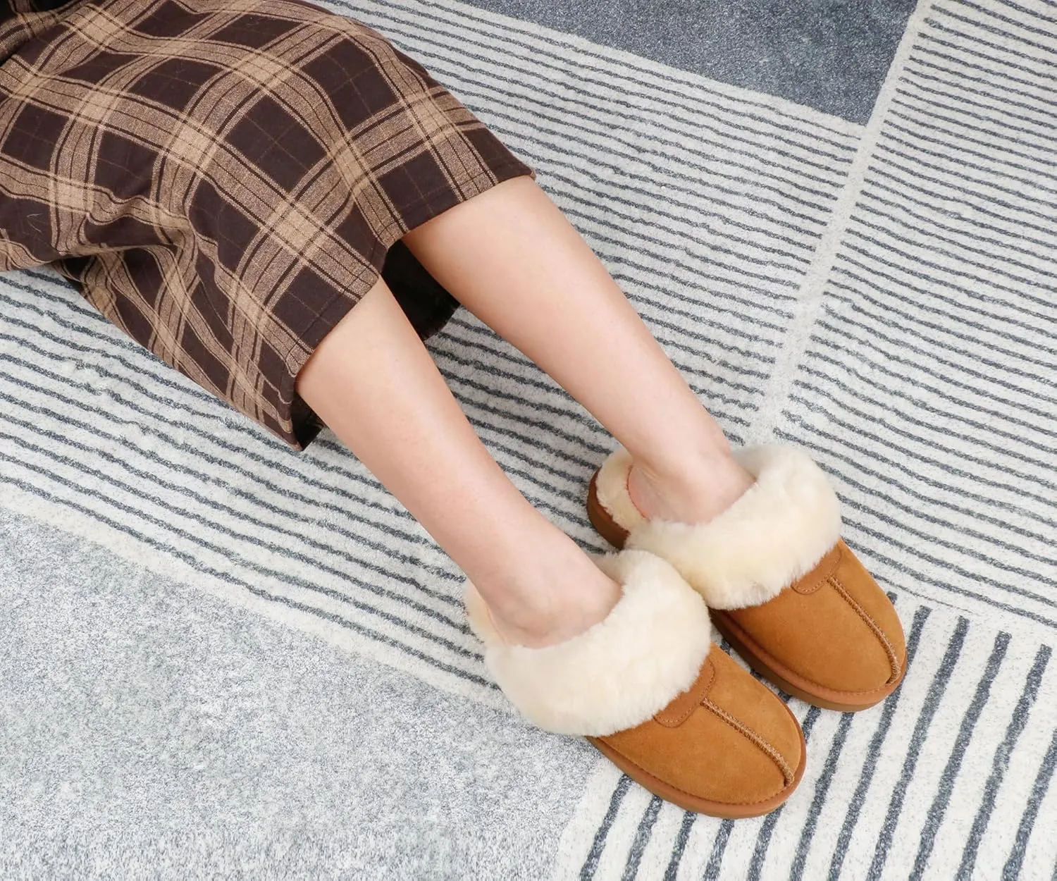 JOY IN LOVE Fuzzy Slippers for Women Memory Foam Flat Outdoor Indoor Faux Fur Cozy Slippers