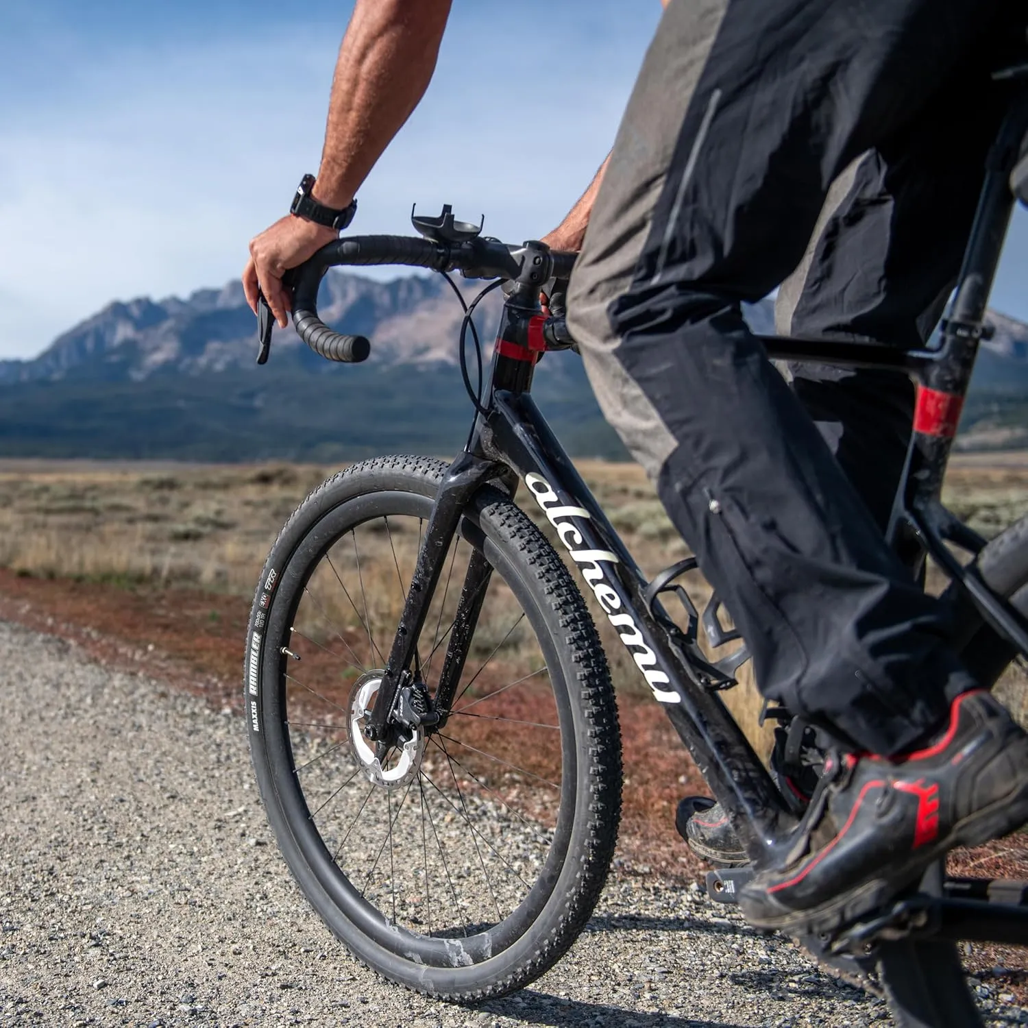 Maxxis Rambler - Dual Compound - 700, 650 - EXO, SilkShield - Tubeless | Do-it-All Gravel Tire