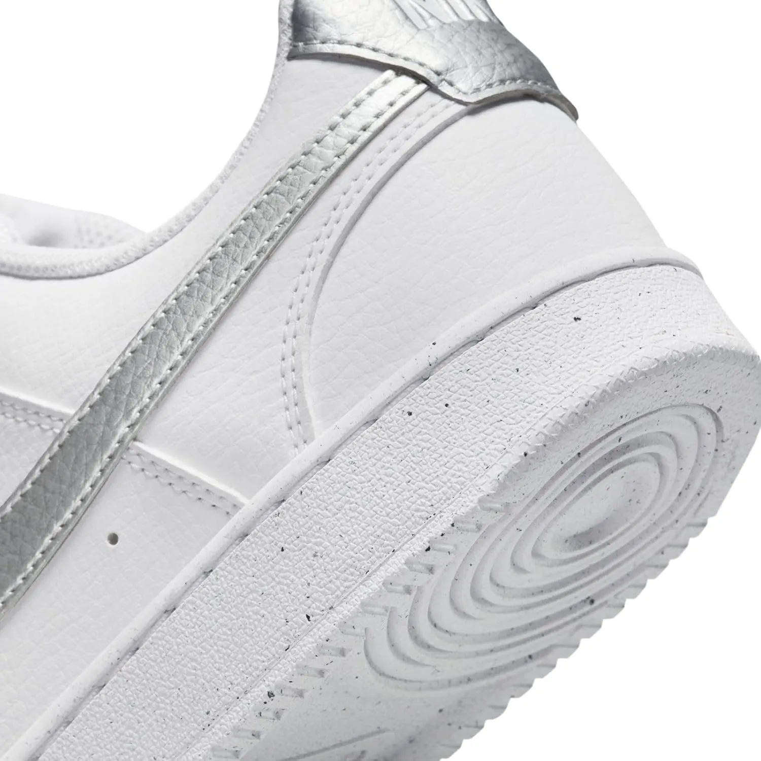 Nike Women's Basketball Low, 6 US