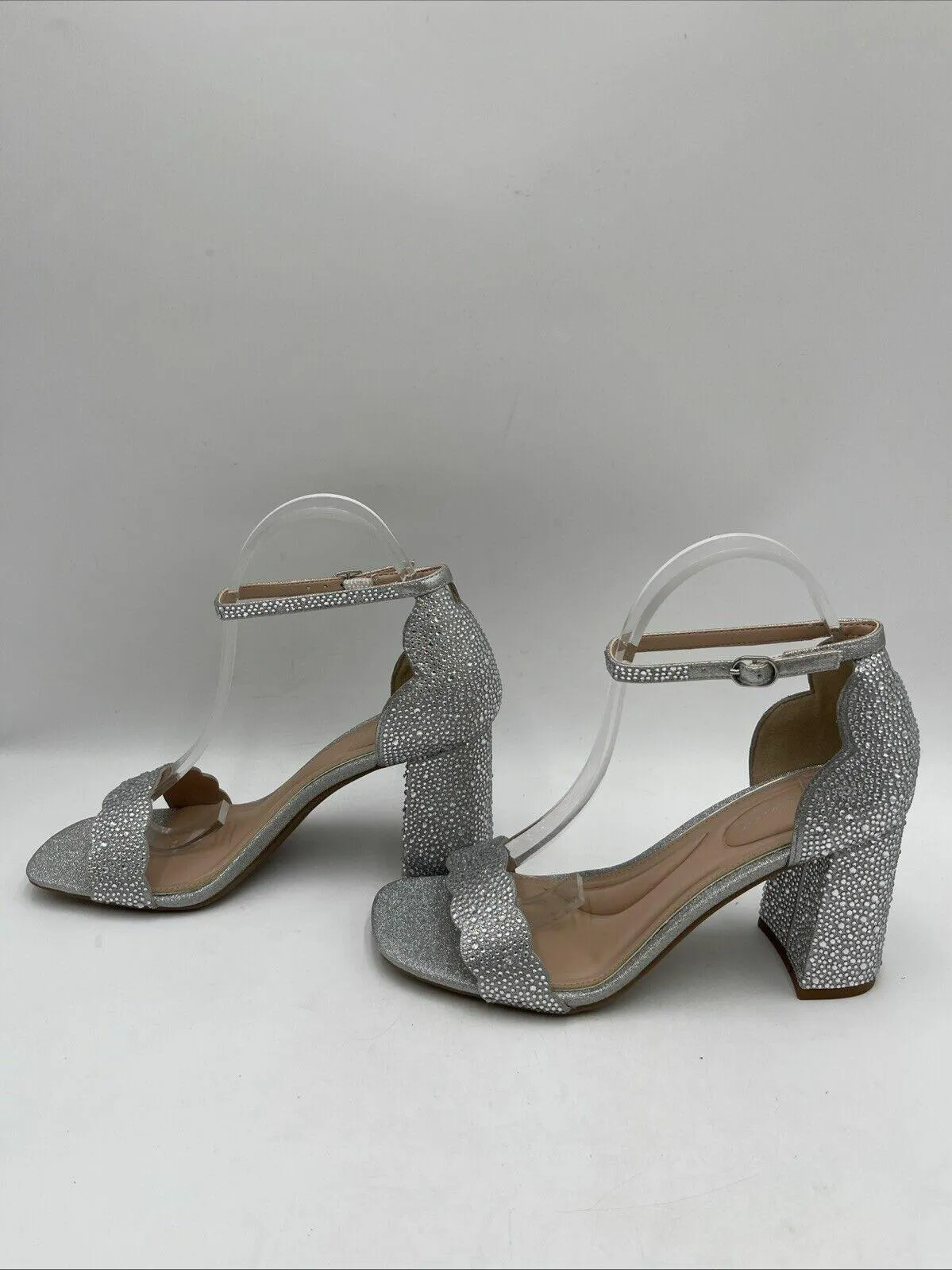 NWB Kelly & Katie Ceza Sandal Women's Silver Size 9W/40