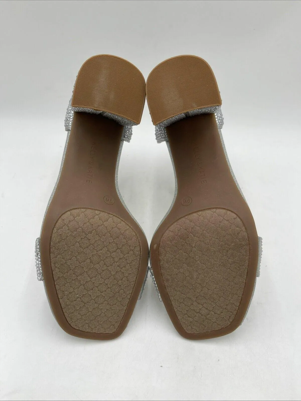 NWB Kelly & Katie Ceza Sandal Women's Silver Size 9W/40
