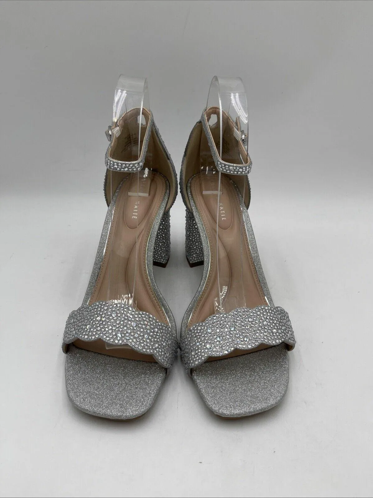 NWB Kelly & Katie Ceza Sandal Women's Silver Size 9W/40
