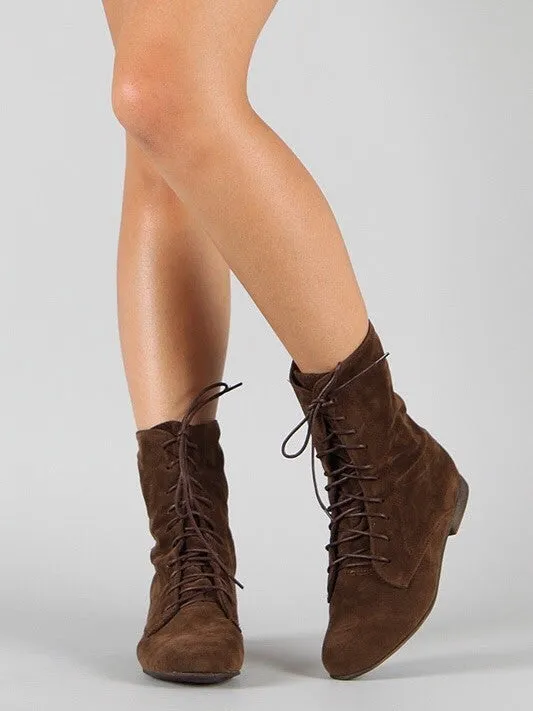 Sandy, Flat suede booties