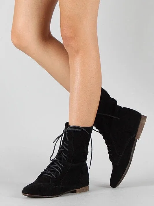 Sandy, Flat suede booties