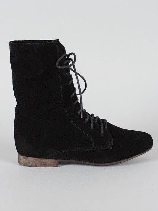 Sandy, Flat suede booties