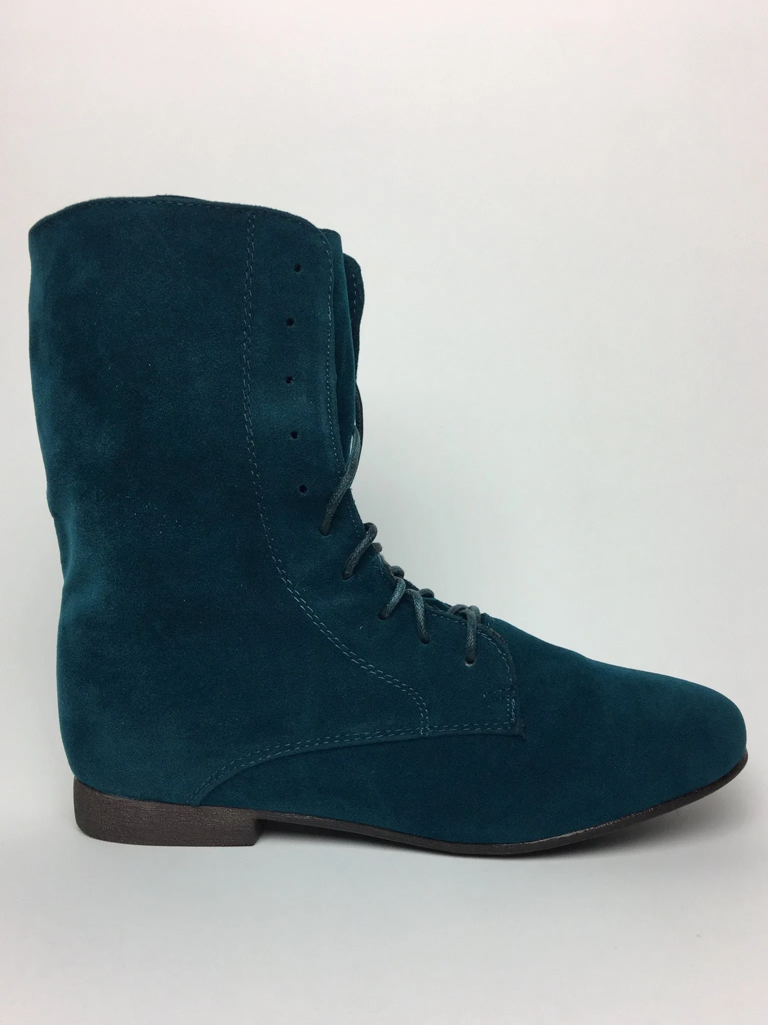 Sandy, Flat suede booties