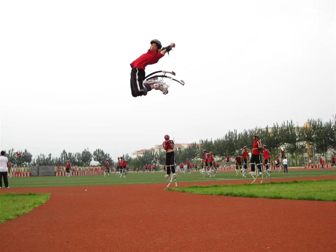 Skyrunner Adult Kangaroo Shoes Men Jumping Stilts Men Women Fitness Exercise (155~200 Ibs/70~90kg) Bouncing Shoes