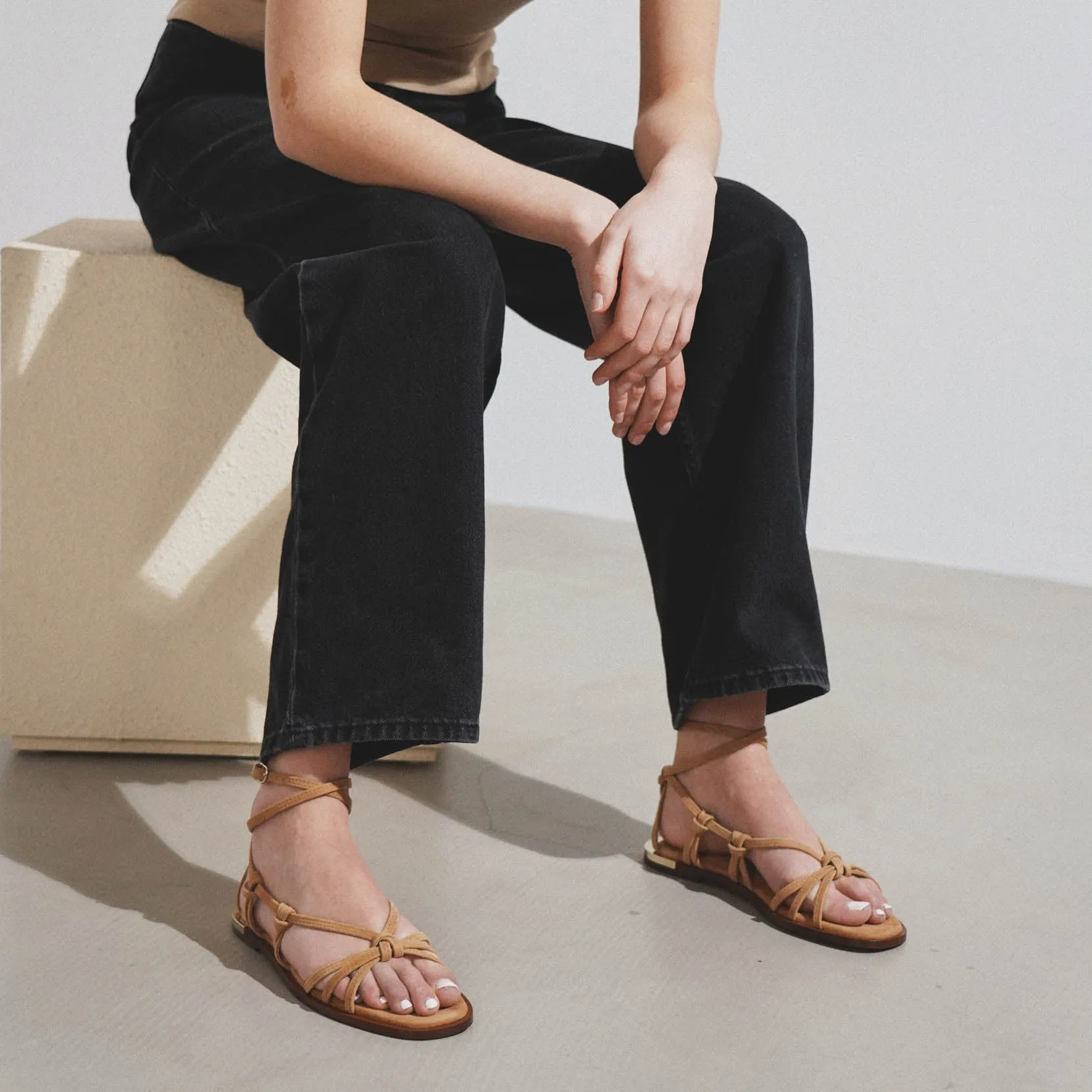 Uma beige suede flat sandals